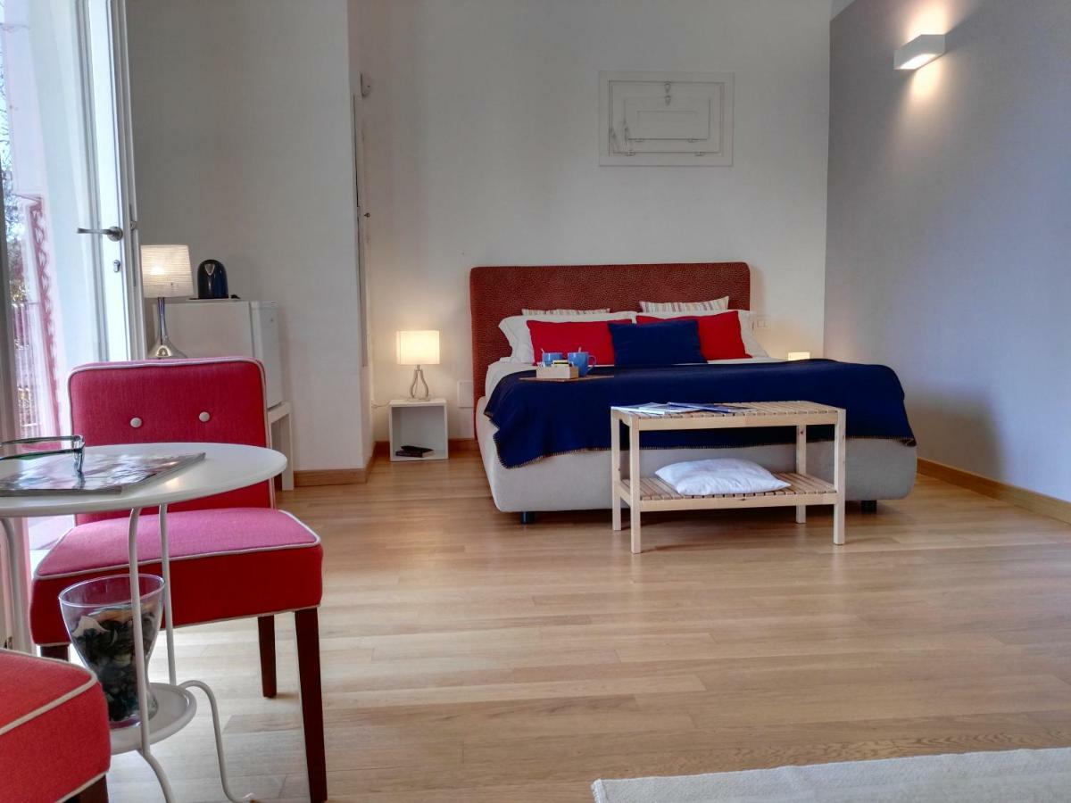 B&B La Casa Gialla Lecce Buitenkant foto